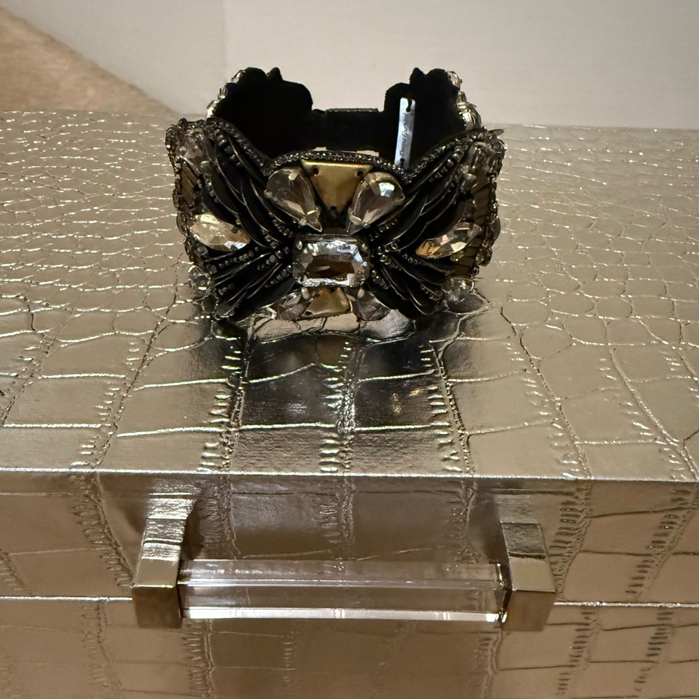 New! Gorgeous Deepa Gurnani crystal bracelet